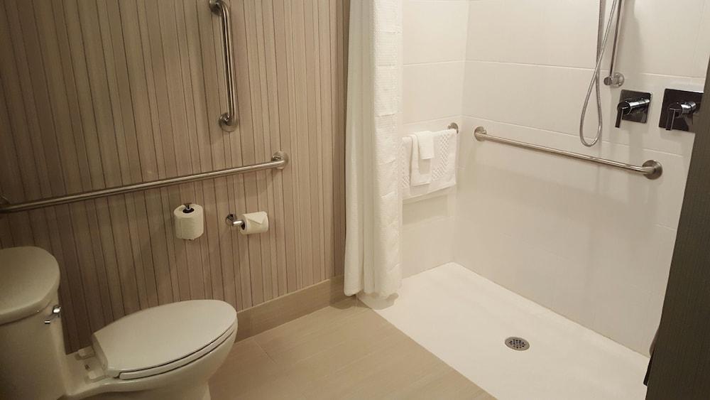 Courtyard By Marriott Deptford 3*