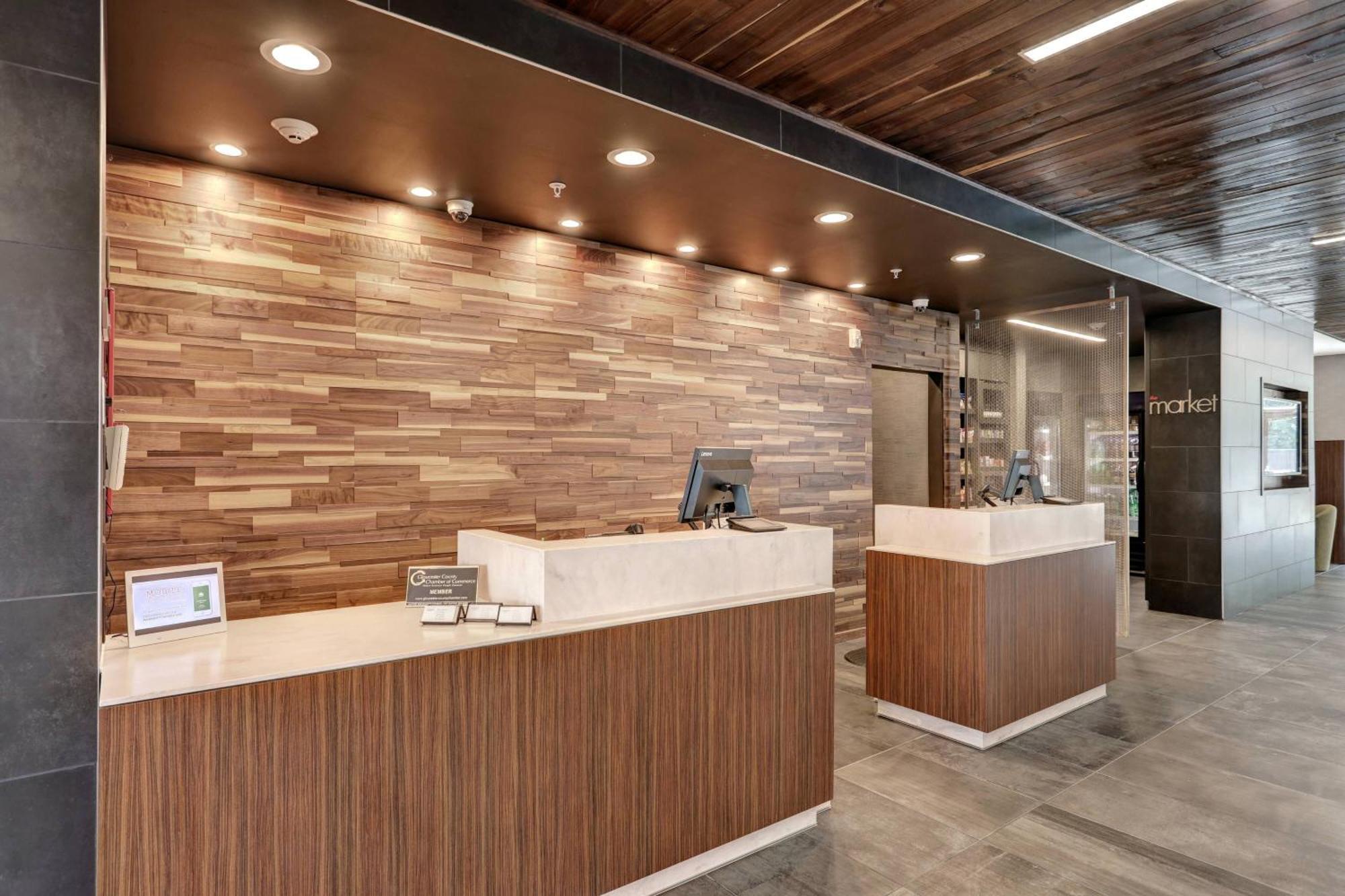 Courtyard By Marriott Deptford Hotel