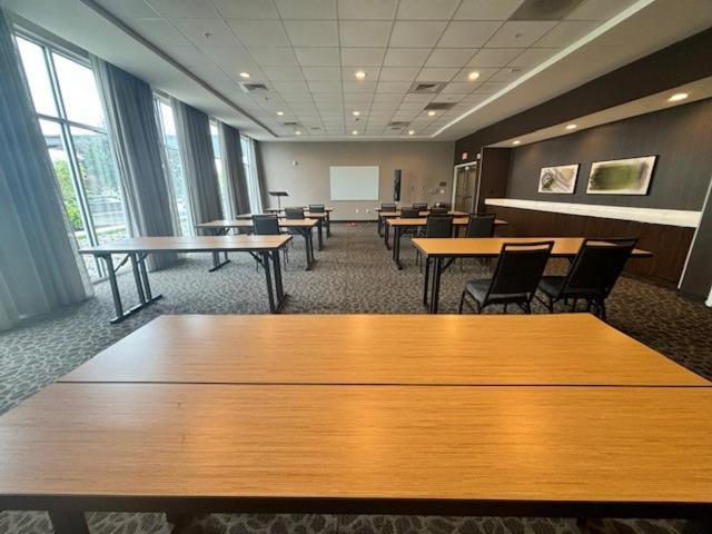 Courtyard By Marriott Deptford Hotel