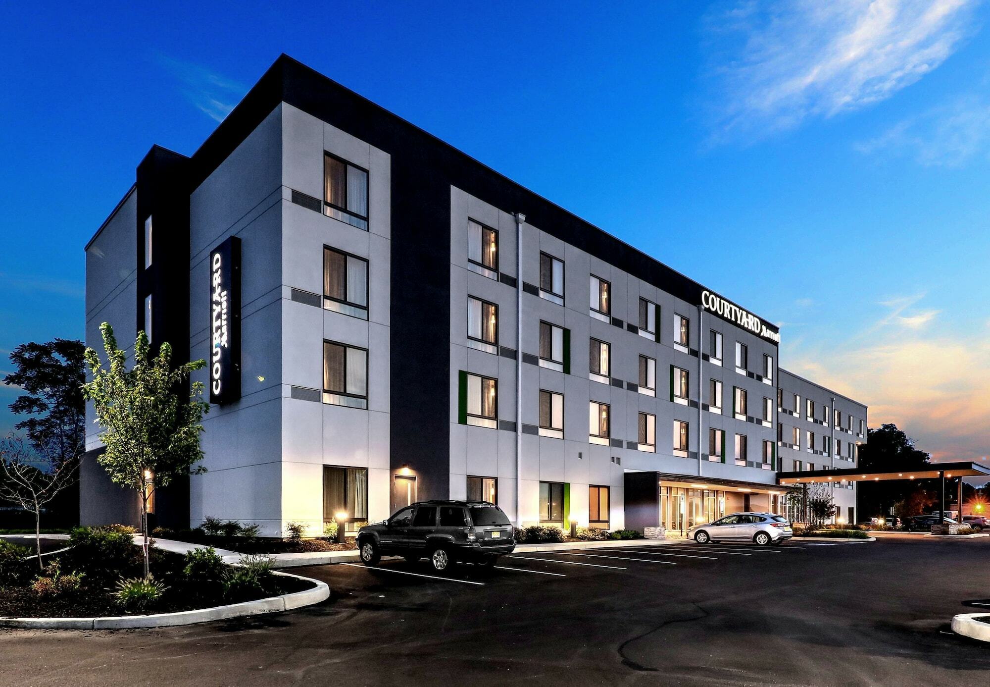 Courtyard By Marriott Deptford Almonesson